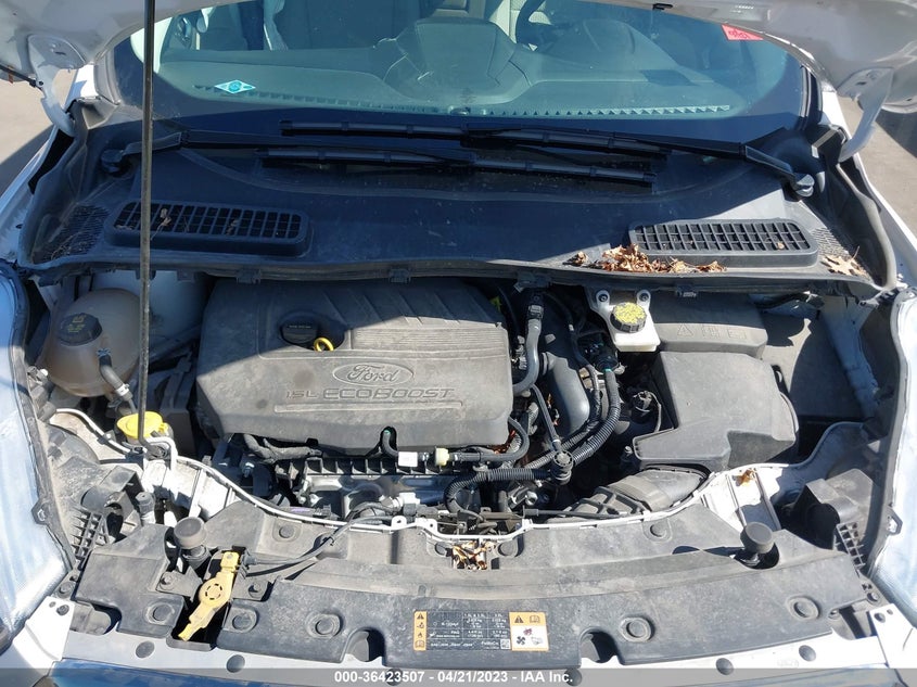 VIN 1FMCU9GD7JUD15690 2018 FORD ESCAPE SE