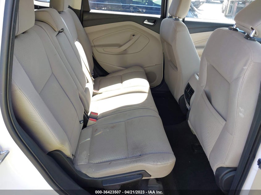 VIN 1FMCU9GD7JUD15690 2018 FORD ESCAPE SE