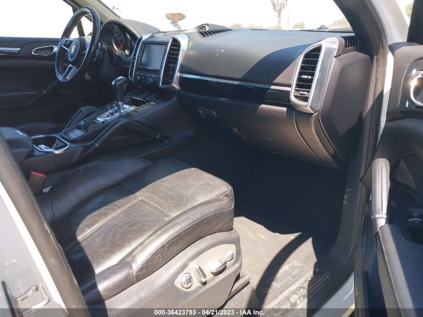 2016 PORSCHE CAYENNE WP1AA2A28GKA13279
