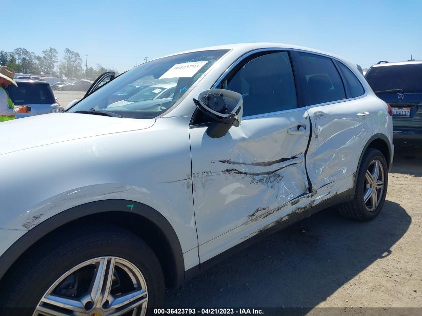 2016 PORSCHE CAYENNE WP1AA2A28GKA13279