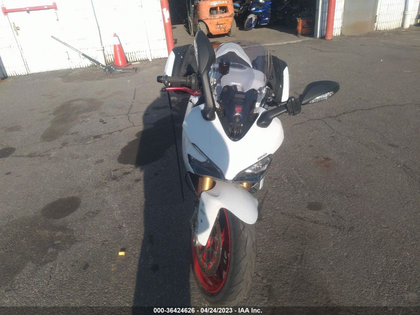 2017 DUCATI SUPERSPORT - ZDMVABDS5HB001949