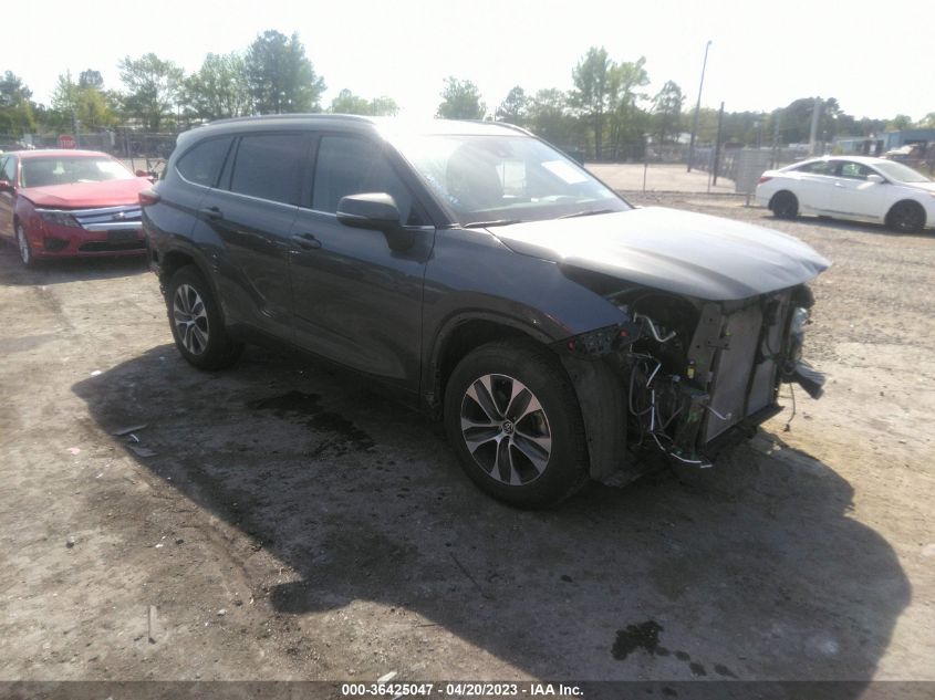 2022 TOYOTA HIGHLANDER XLE - 5TDGZRBH3NS247593