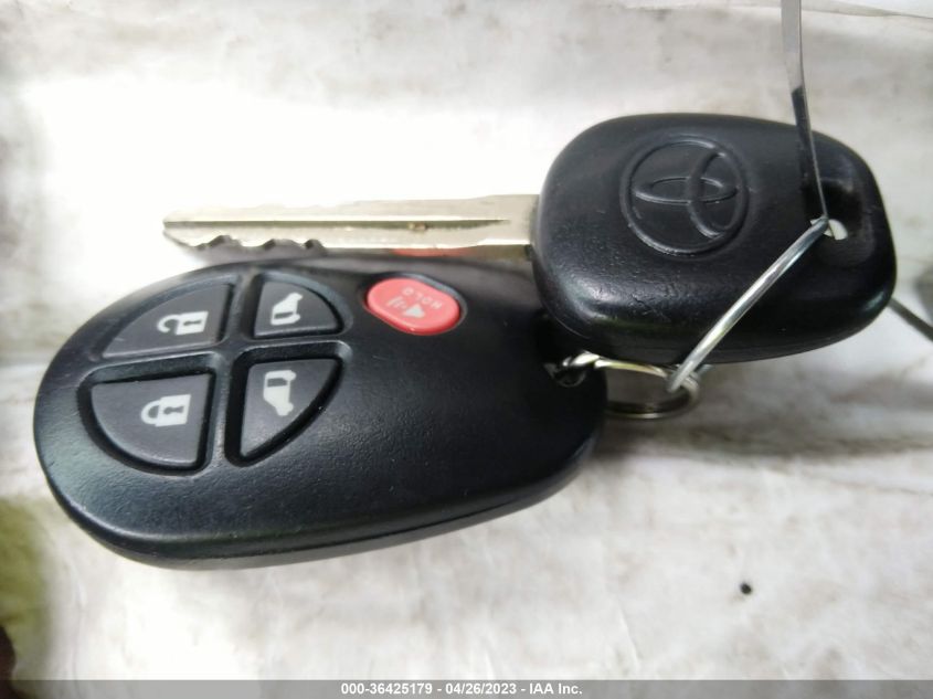 2013 TOYOTA SIENNA LE - 5TDKK3DC8DS370091