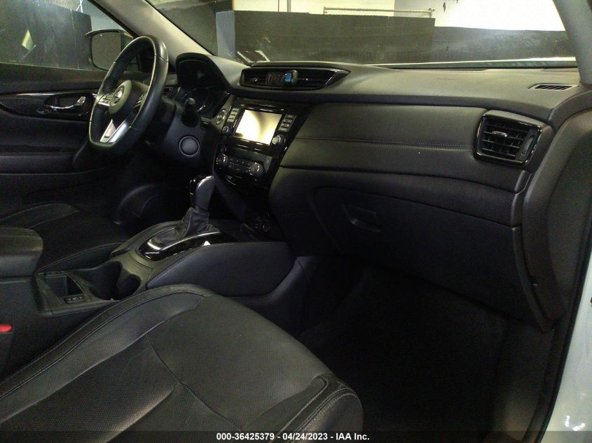 2017 NISSAN ROGUE SL - 5N1AT2MV0HC780844