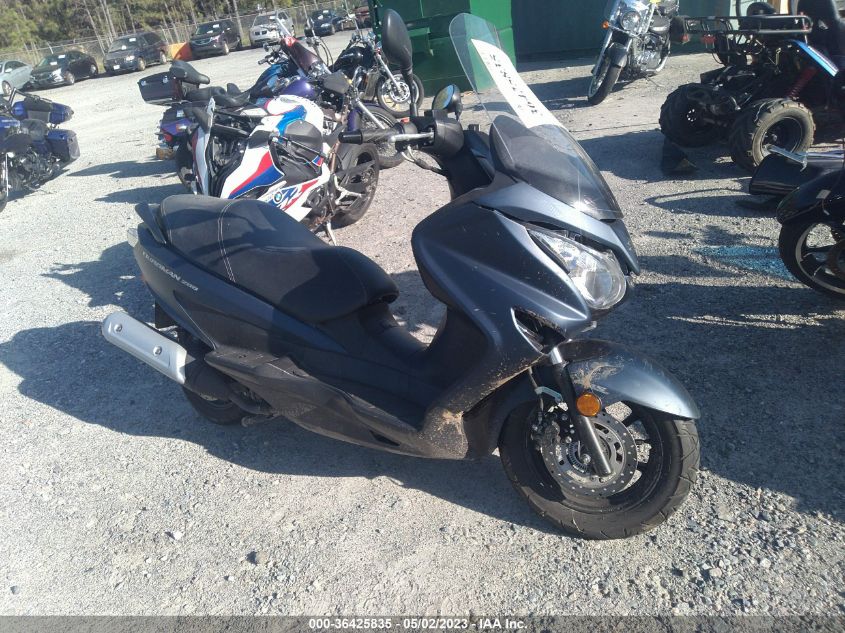 2022 SUZUKI UH200 - MLCCH41A1N1600163
