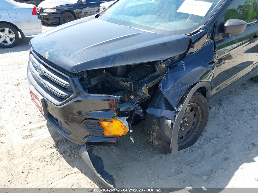 VIN 1FMCU0F7XHUE74382 2017 FORD ESCAPE S