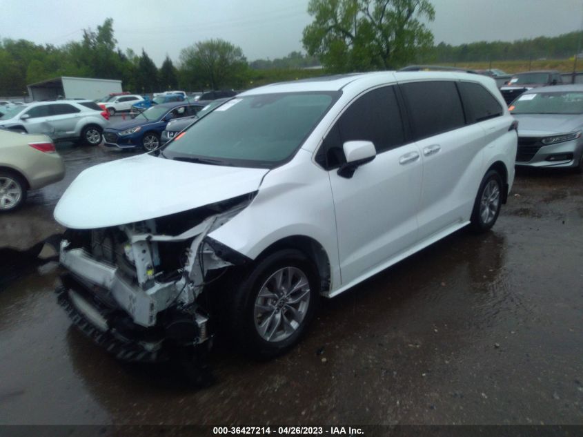 2022 TOYOTA SIENNA XLE - 5TDYRKEC1NS111832