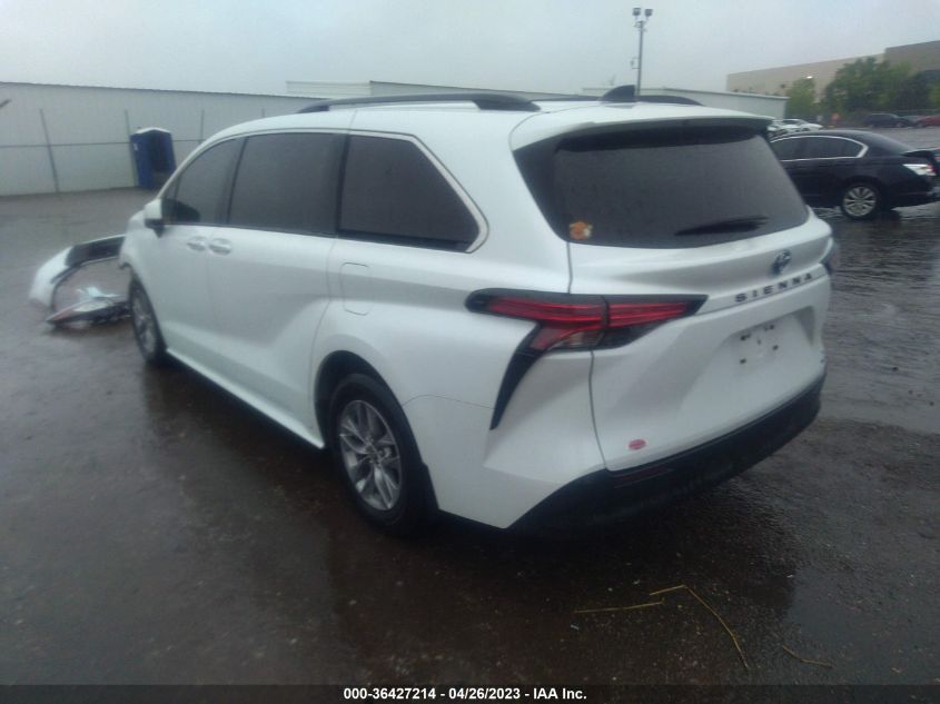 2022 TOYOTA SIENNA XLE - 5TDYRKEC1NS111832