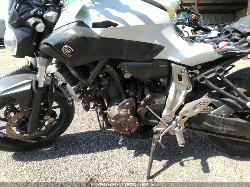2015 YAMAHA FZ07 JYARM06E3FA005142