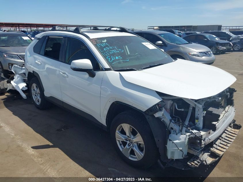 2019 TOYOTA RAV4 XLE - JTMP1RFV0KJ008471