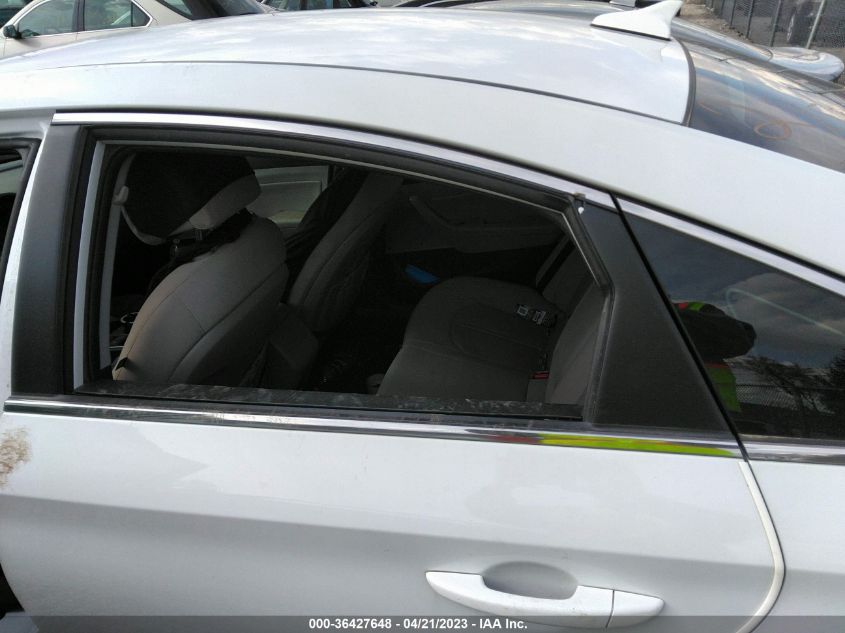2016 HYUNDAI SONATA 2.4L SPORT - 5NPE34AF4GH269803