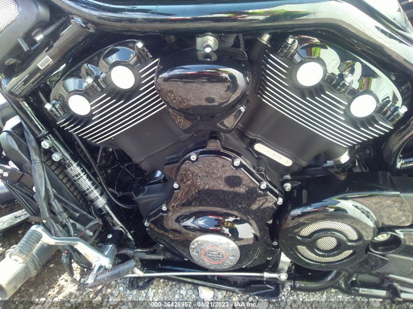 2011 HARLEY-DAVIDSON VRSCDX - 1HD1HHH12BC802025