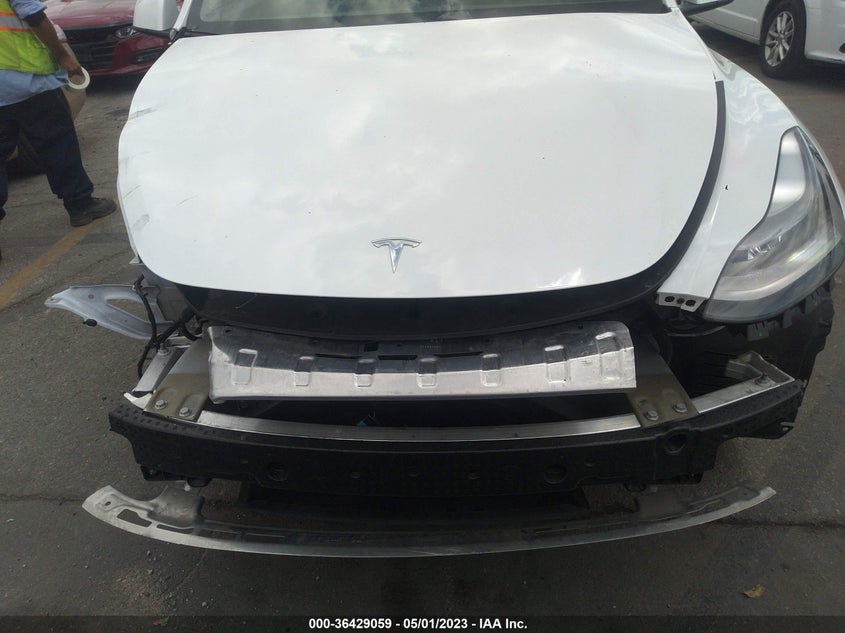 VIN 7SAYGDEE2NF318613 2022 TESLA MODEL Y LONG RANGE