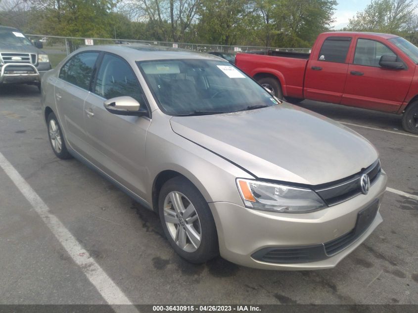 2013 VOLKSWAGEN JETTA SEDAN HYBRID SEL - 3VW637AJ7DM275253