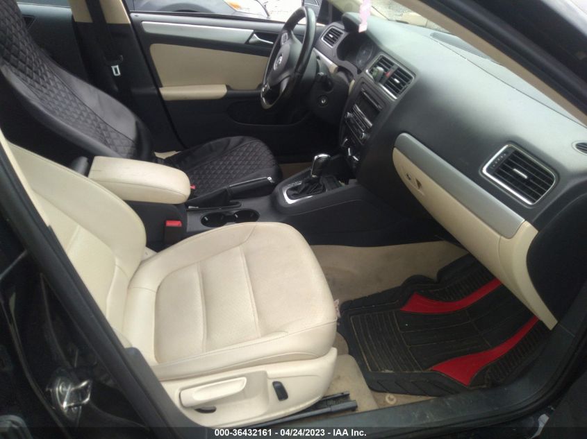 2013 VOLKSWAGEN JETTA SEDAN SE W/CONVENIENCE - 3VWDP7AJ9DM397348