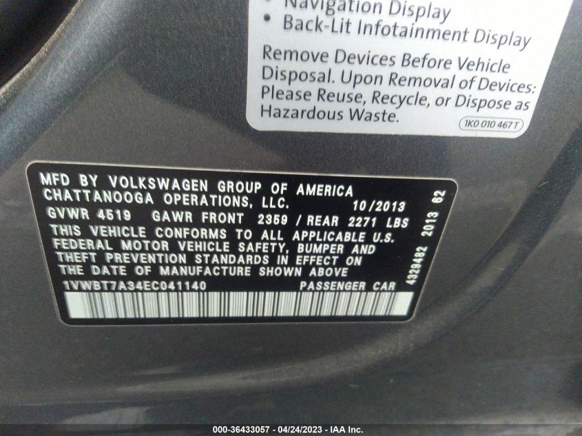 2014 VOLKSWAGEN PASSAT SE W/SUNROOF & NAV - 1VWBT7A34EC041140