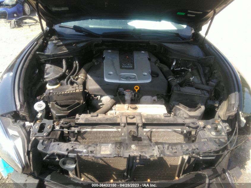 2015 INFINITI Q70 JN1BY1ARXFM561315