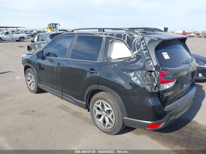 VIN JF2SKAFC7MH512129 2021 SUBARU FORESTER PREMIUM