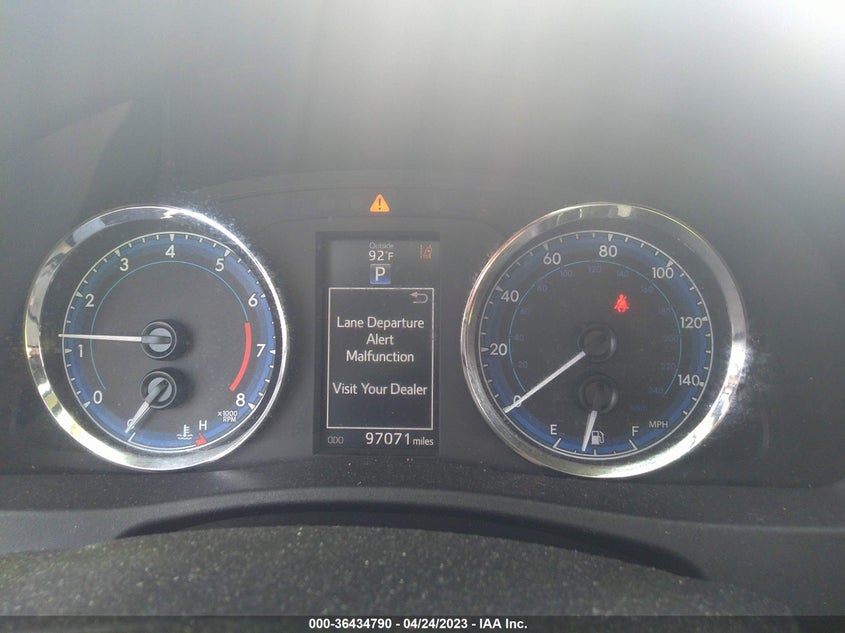 VIN 2T1BURHE3JC084680 2018 TOYOTA COROLLA SE
