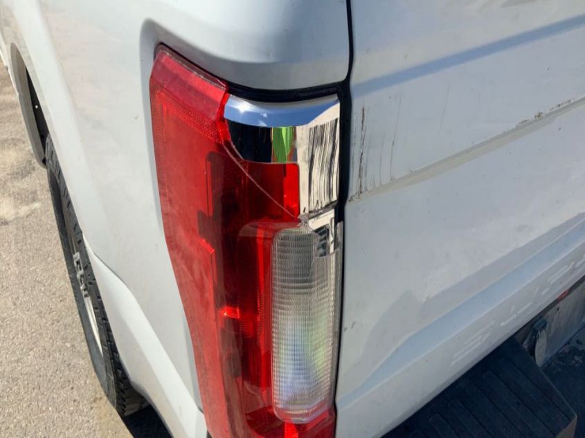 2018 FORD SUPER DUTY F-350 SRW XL/XLT/LARIAT/KING RANCH 1FT7W3AT8JEC82528