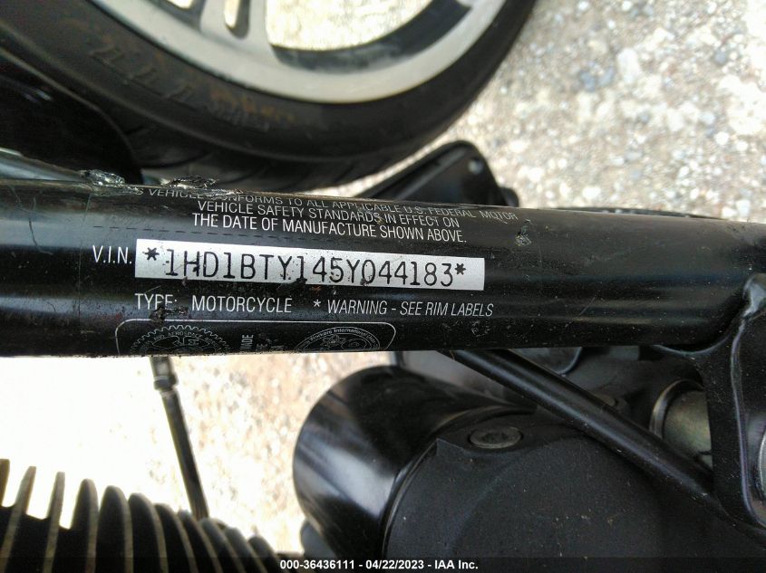 2005 HARLEY-DAVIDSON FXSTB - 1HD1BTY145Y044183
