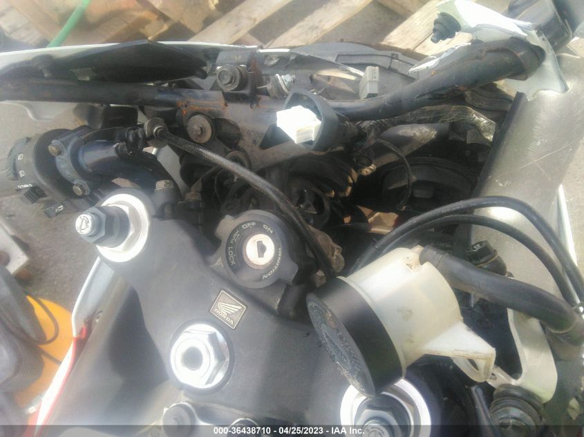 2000 HONDA CBR900 RR JH2SC4400YM000982