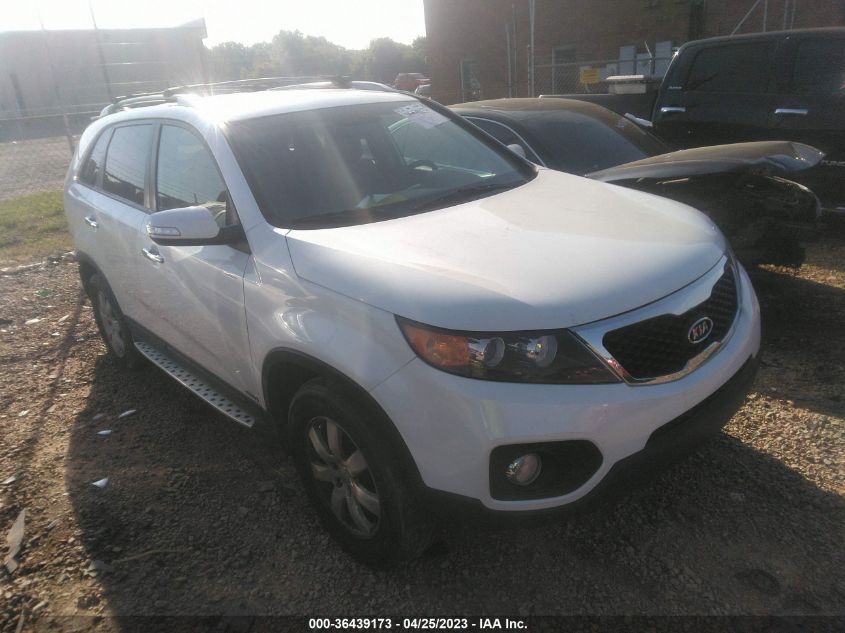 2013 KIA SORENTO LX - 5XYKTCA64DG344659