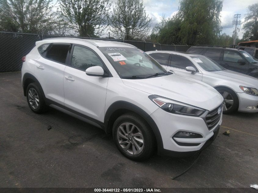 2017 HYUNDAI TUCSON SE - KM8J3CA47HU271118