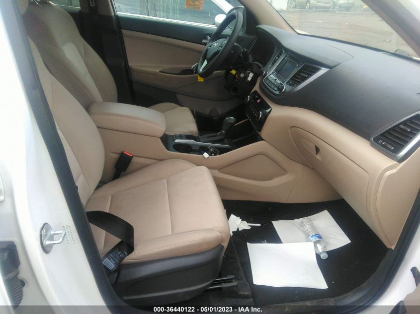 2017 HYUNDAI TUCSON SE - KM8J3CA47HU271118