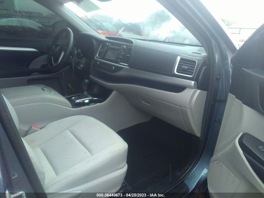 2019 TOYOTA HIGHLANDER LE - 5TDZARFH2KS060979