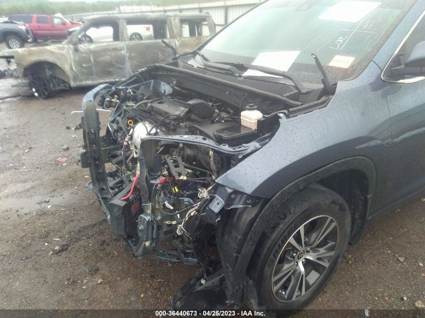 2019 TOYOTA HIGHLANDER LE - 5TDZARFH2KS060979