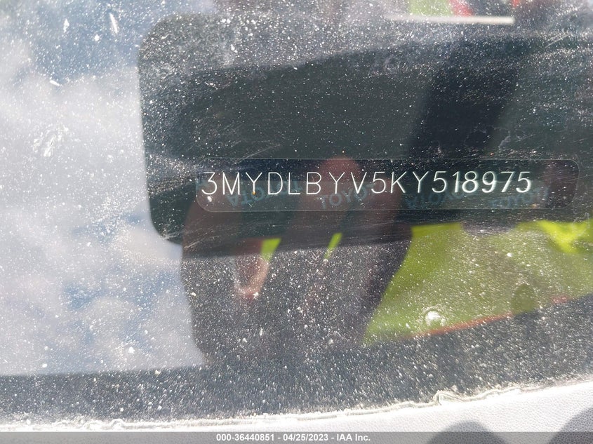 VIN 3MYDLBYV5KY518975 2019 TOYOTA YARIS SEDAN L/LE/XLE
