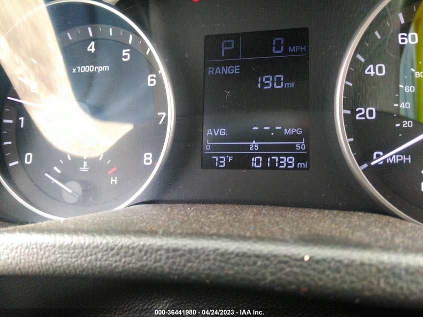 VIN KMHD74LFXHU111885 2017 HYUNDAI ELANTRA SE