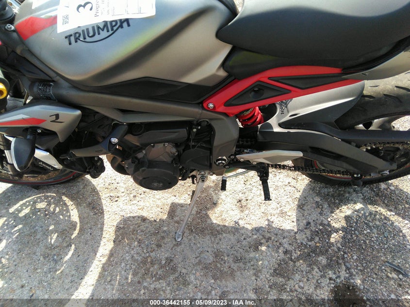 VIN SMTA534D0MTAC8289 2021 TRIUMPH MOTORCYCLE STREET TRIPLE R