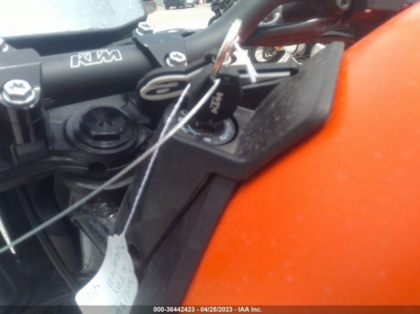 2022 KTM 890 DUKE R - VBKTU9401NM842151