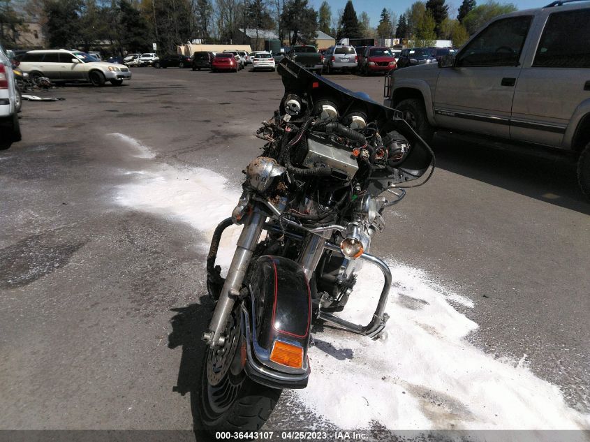 2011 HARLEY-DAVIDSON FLHTC 1HD1FF410BB611063