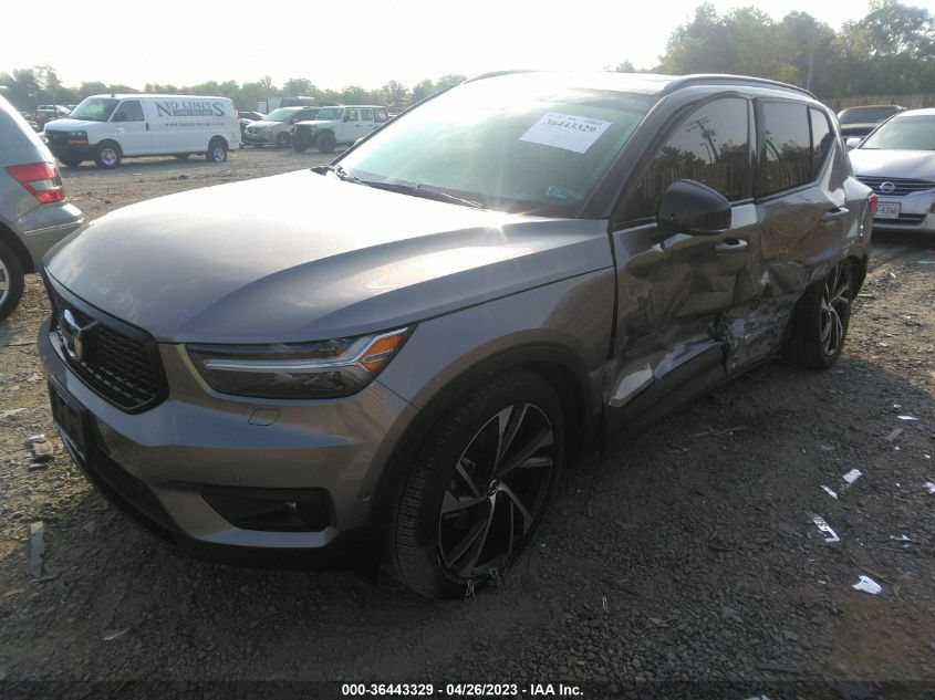 2022 VOLVO XC40 R-DESIGN YV4162UM2N2663400
