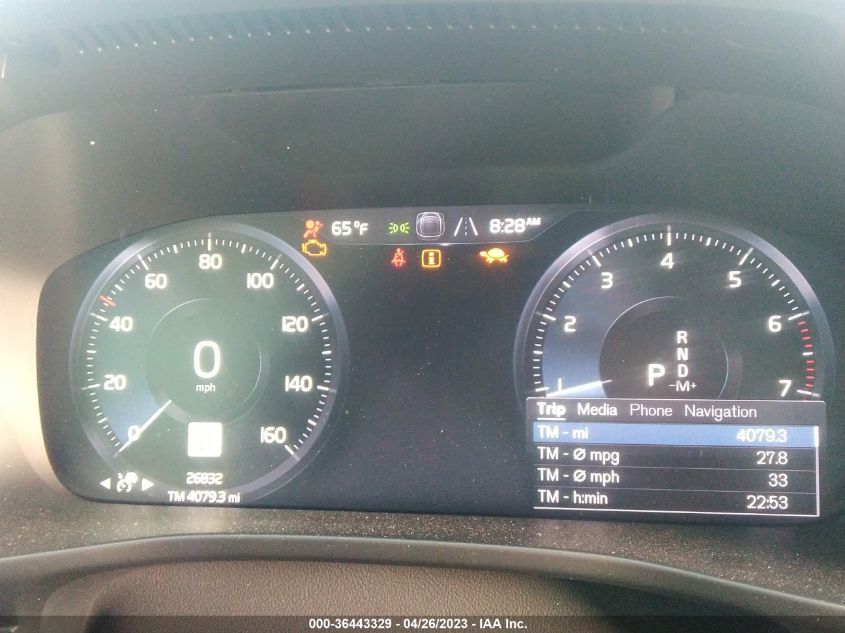 2022 VOLVO XC40 R-DESIGN YV4162UM2N2663400