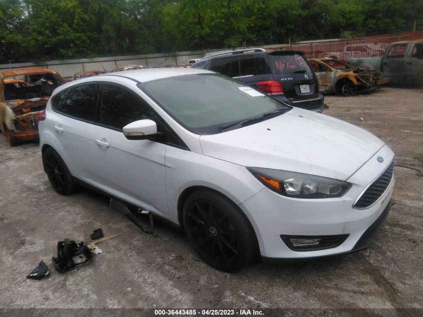 2015 FORD FOCUS SE - 1FADP3K23FL334002