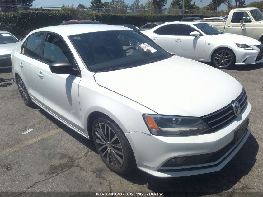 2016 VOLKSWAGEN JETTA SEDAN 1.8T SPORT - 3VWD17AJ5GM225940