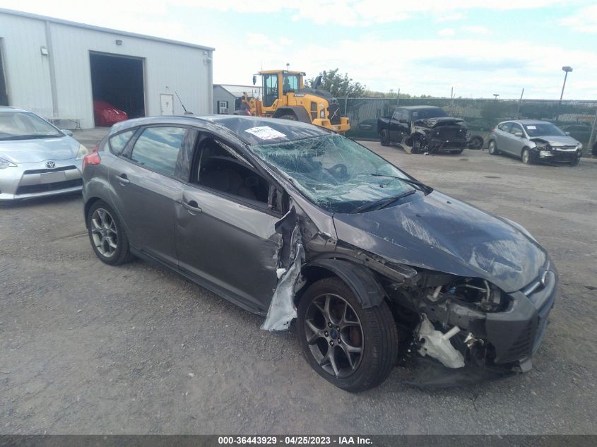 2014 FORD FOCUS SE - 1FADP3K2XEL212977