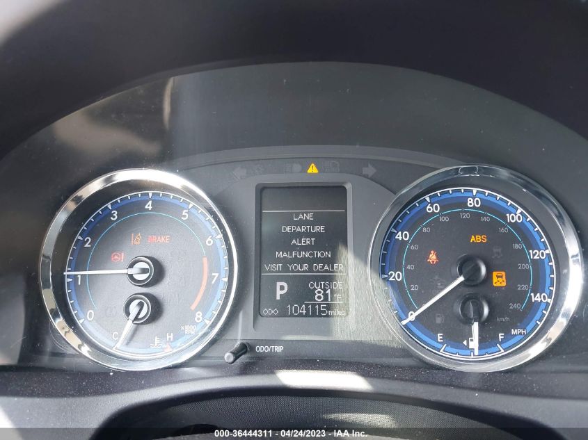 2018 TOYOTA COROLLA LE - 5YFBURHE7JP836736