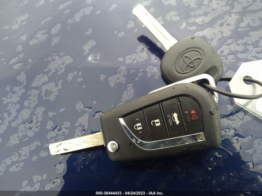2020 TOYOTA COROLLA LE - JTDEPRAE1LJ047004