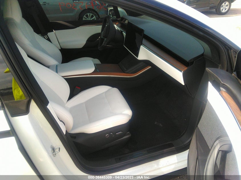 VIN 7SAXCDE5XPF381632 2023 TESLA MODEL X
