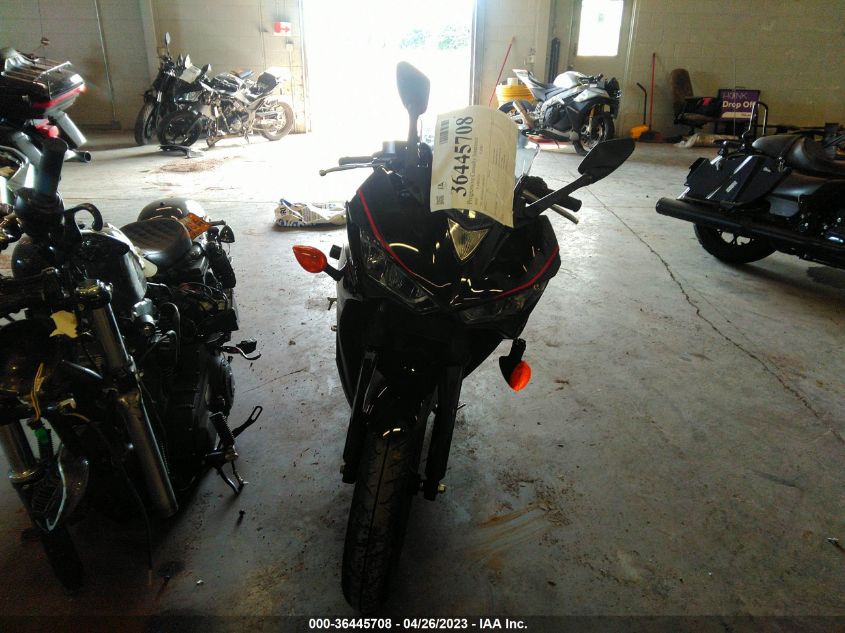 2018 YAMAHA YZFR3 MH3RH06Y1JK018477