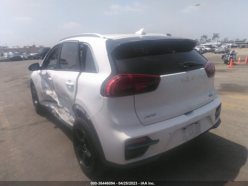 VIN KNDCE3LG0N5137393 2022 KIA NIRO EV EX PREMIUM