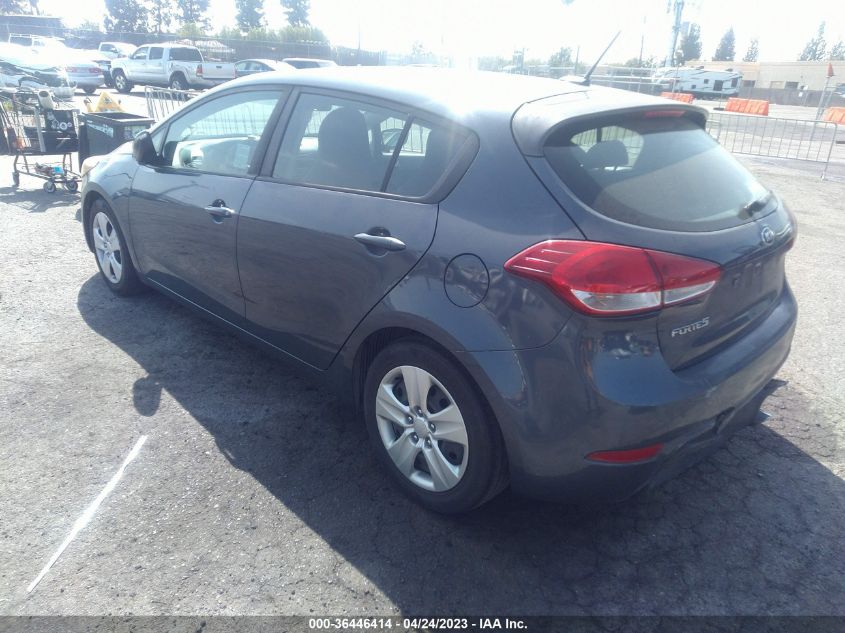2016 KIA FORTE 5-DOOR LX - KNAFK5A8XG5597738