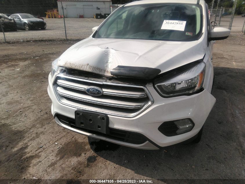 2017 FORD ESCAPE SE - 1FMCU0GD2HUE88930