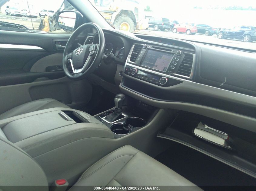 2019 TOYOTA HIGHLANDER XLE - 5TDKZRFH5KS559740