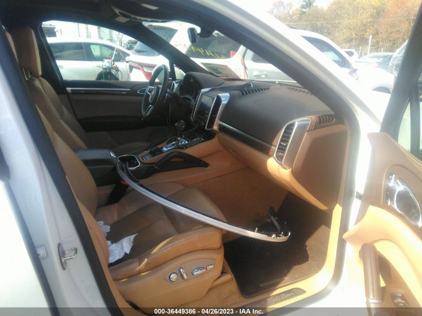 2017 PORSCHE CAYENNE WP1AA2A26HKA87012